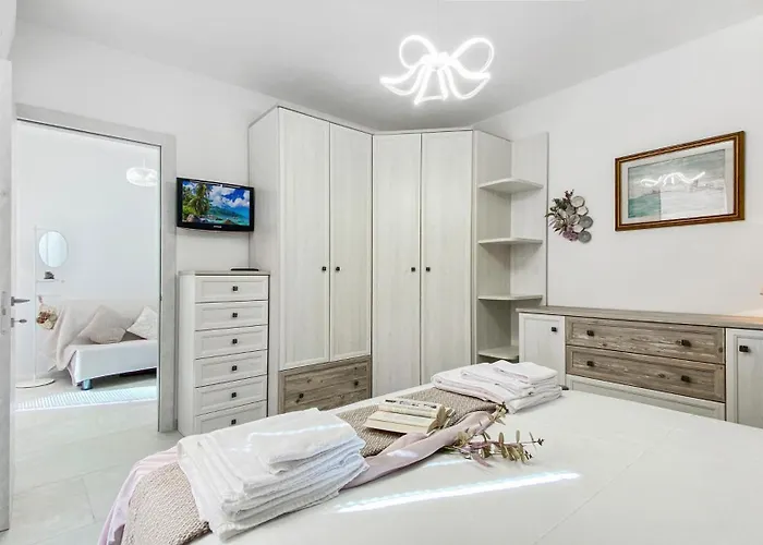 Apartman La Perla Di Anna La Maddalena